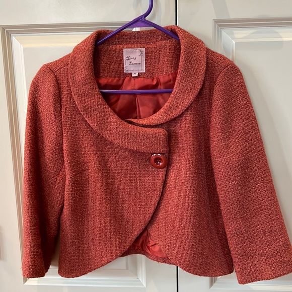 Cute and unique vintage style crop jacket. - Picture 1 of 3